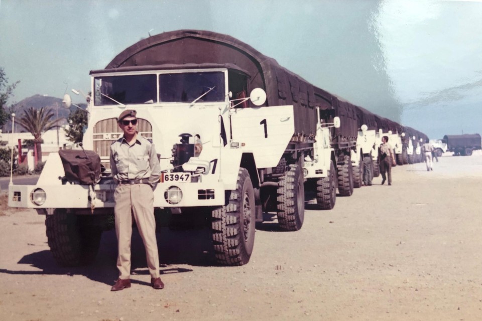 In de jaren 70 trok Herman met het Belgisch leger op missie naar Afrika, waar ze met vrachtwagens vol melkpoeder door de Sahel reden. “Een indrukwekkende tocht was dat, die het leger kennelijk ook onderschat had.” 