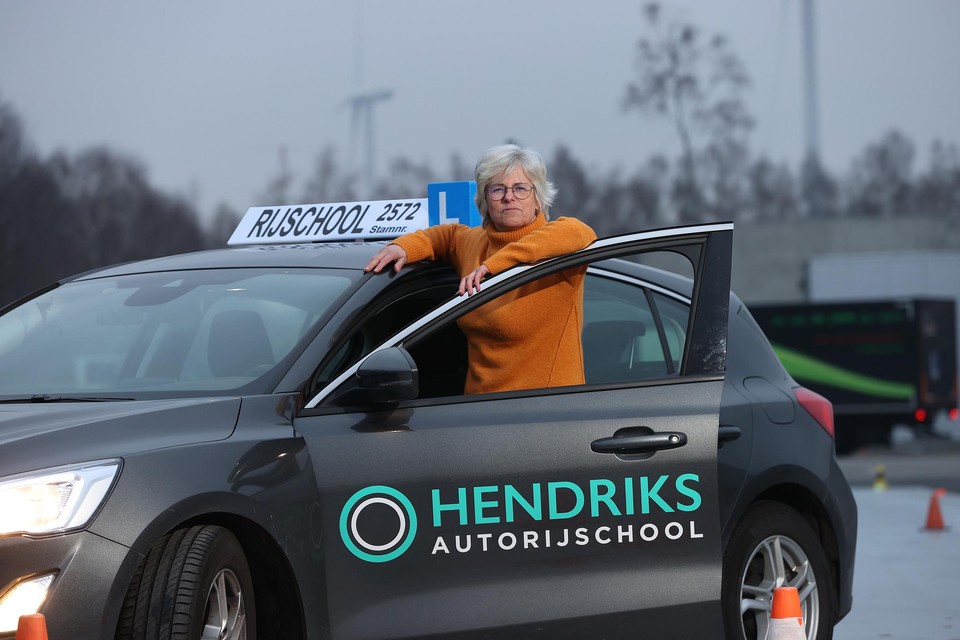 Ook autorijschool Hendriks, met verschillende vestigingen in Limburg, kan dus weer opengaan. 