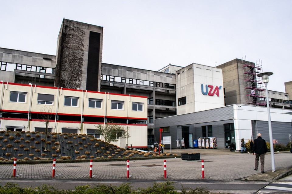 De veertiger overleed in minder dan 24 uur na aankomst in het UZA. 