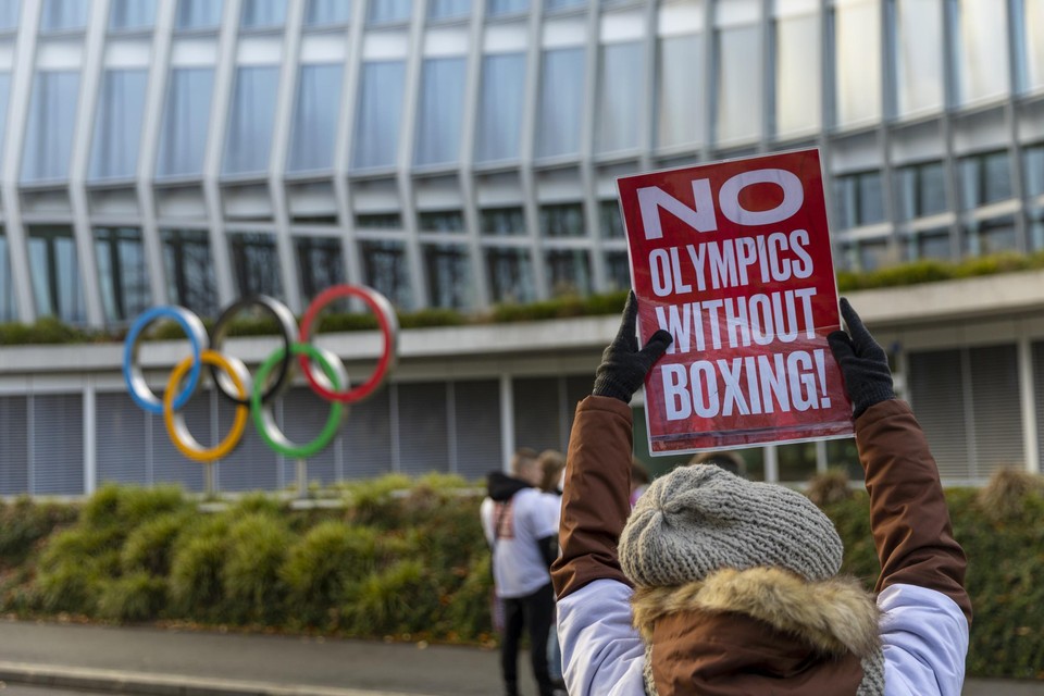 Er waren in Lausanne protestanten om het IOC te overtuigen boksen weer toe te laten op de Spelen. Voorlopig tevergeefs. 