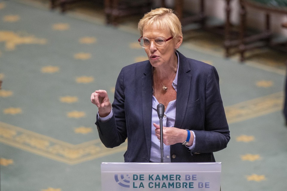 Minister van Pensioenen Karine Lalieux (PS). 