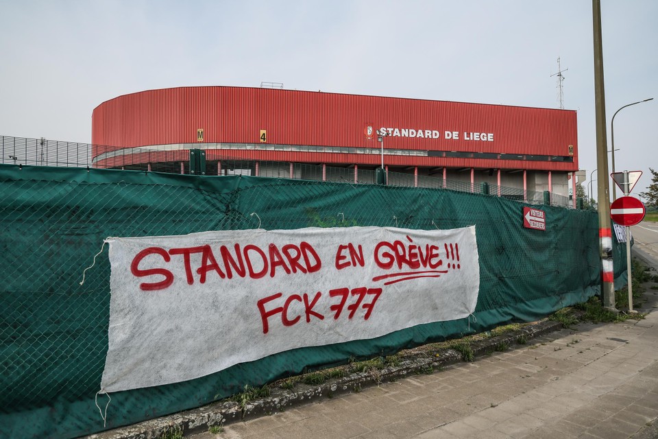 Het protest van de Standard-supporters tegen de clubeigenaar bereikte vrijdagavond een kookpunt.