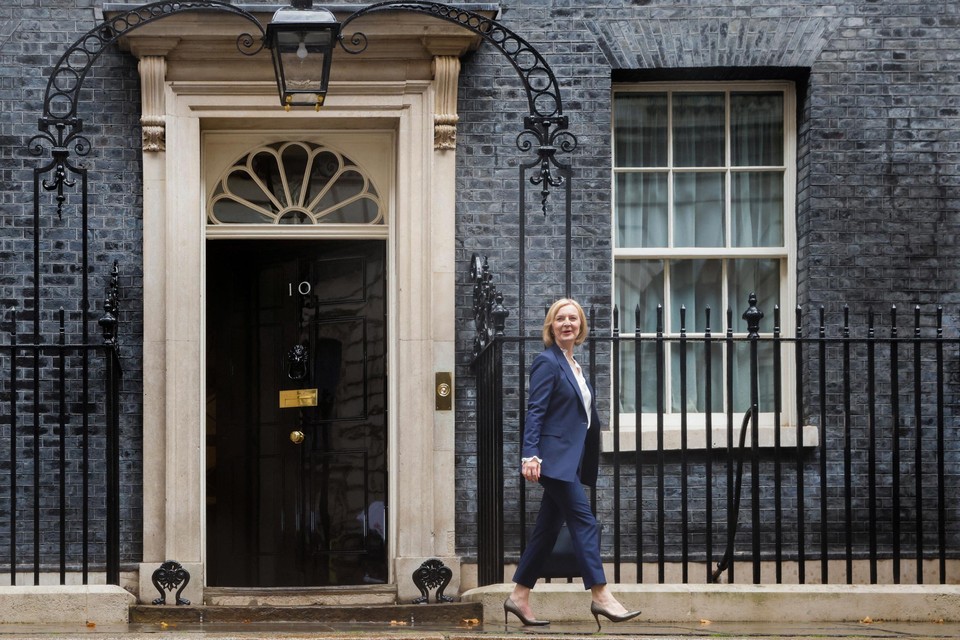 Een voormalige medewerker in Downing Street 10 zei afgelopen weekend dat je Liz Truss ‘eigenlijk alleen nog maar in de kast kunt opsluiten’. 