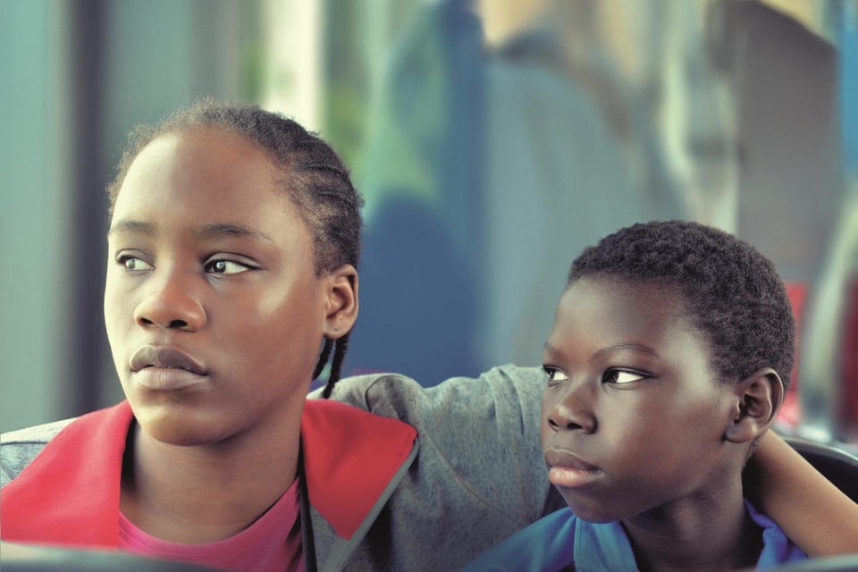 De film ‘Tori et Lokita’ handelt over twee minderjarige migranten uit Afrika die in Luik zijn beland.  