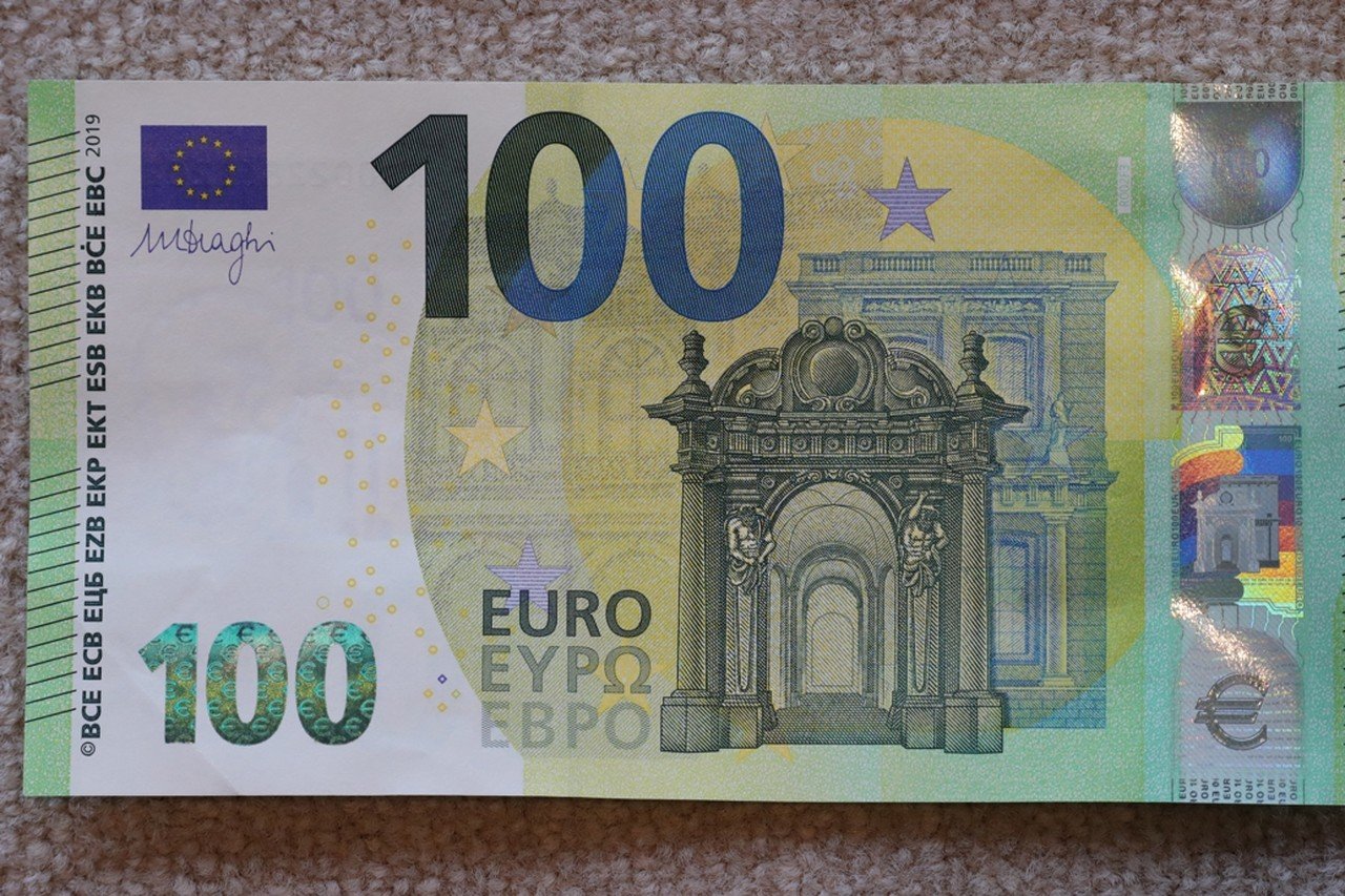 Roemeen betaalt valse biljetten van euro (Hasselt) | Het van Limburg Mobile