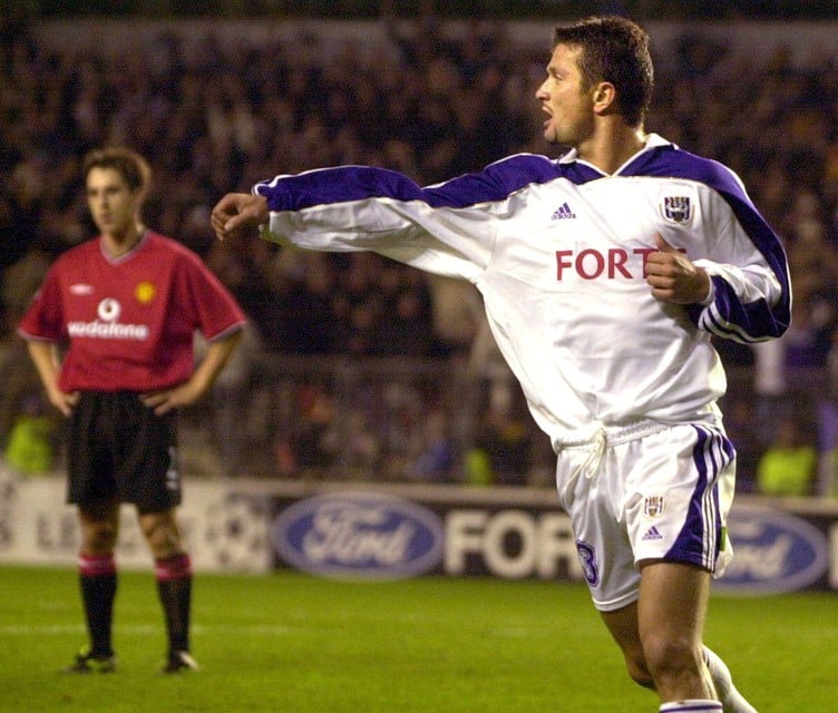Op 24 oktober 2000 de grote held in een 2-1-stuntzege tegen United: Tomasz Radzinski, die twee keer scoorde. 