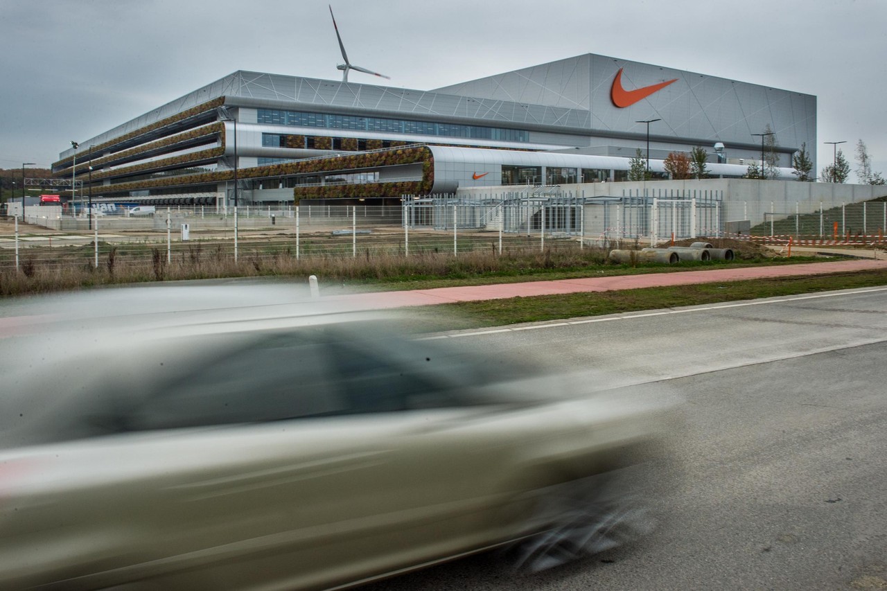 Nike in oktober kaap 5.000 werknemers: “We hebben zelfs drie padelvelden voor medewerkers” | Belang van Limburg Mobile