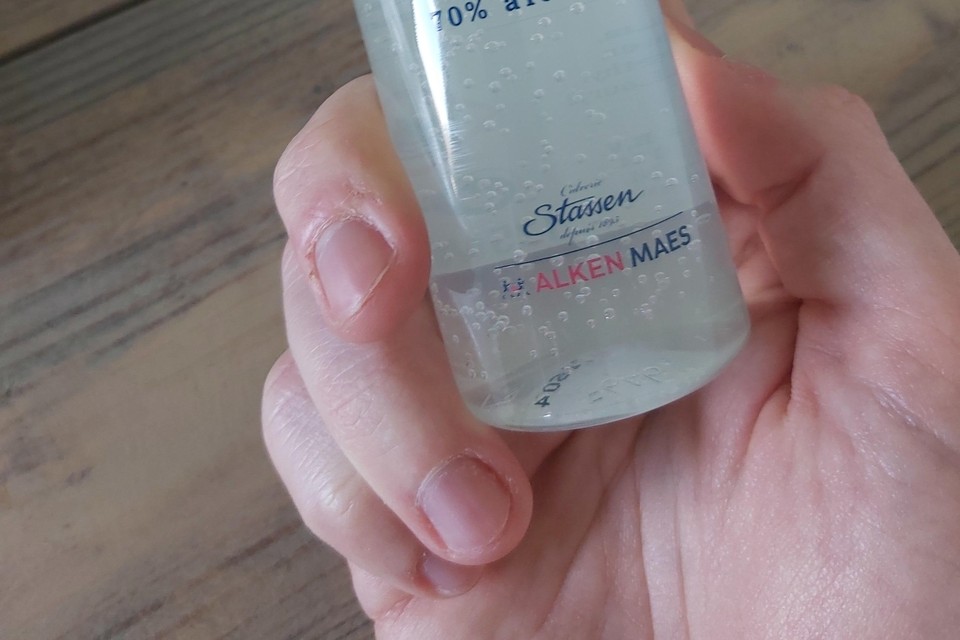 Brouwerij van Alken-Maes schenkt desinfecterende handgel aan bewoners