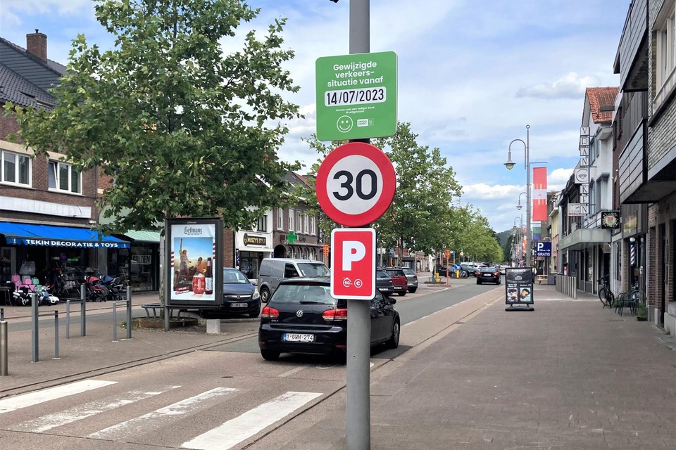 Vanaf vrijdag is de maximum toegelaten snelheid in de Stalenstraat 30 km/uur.