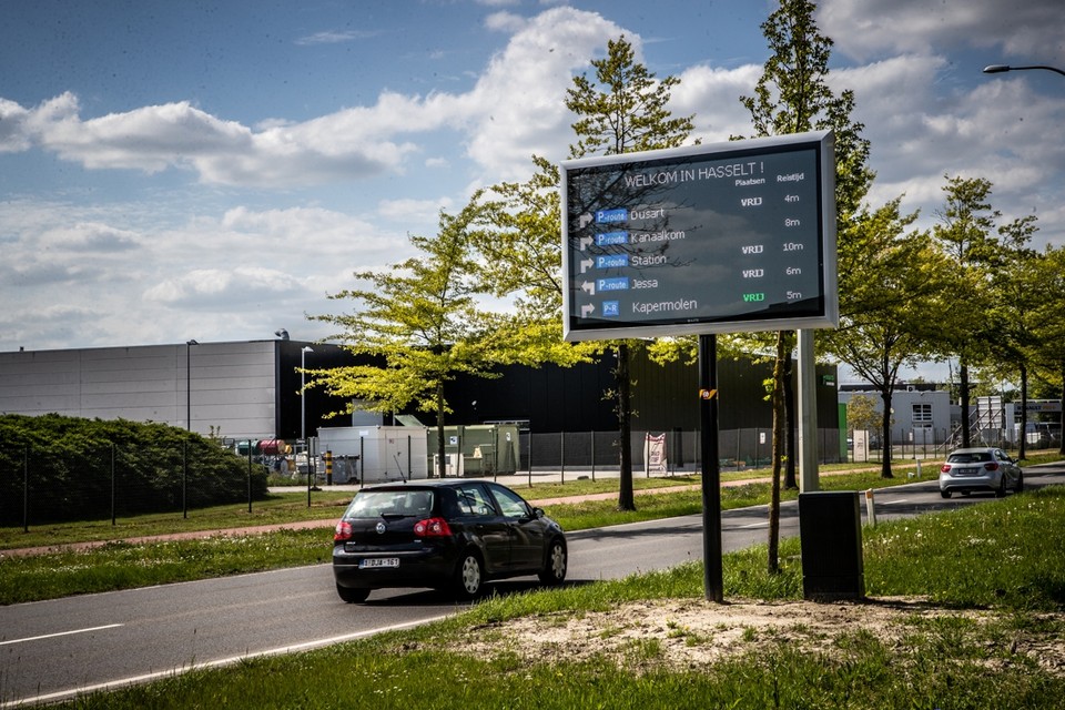 In 2018 voerde Hasselt als eerst Limburgse stad het dynamisch parkeergeleidsysteem in. Dat systeem wordt nu verfijnd zodat bezoekers zo vlot mogelijk een parkeerplaats vinden. 