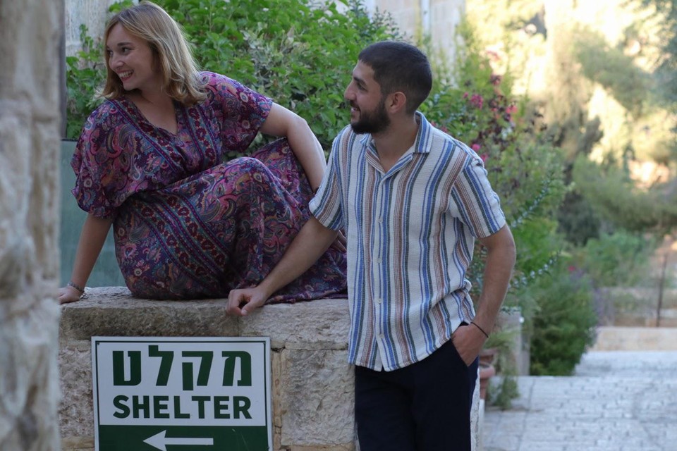 Maaike en haar Palestijnse vriend Abi wonen in Jeruzalem. “Ik ervaar van heel dichtbij hoe Israël Palestijnen als tweederangsburgers behandelt.”  
