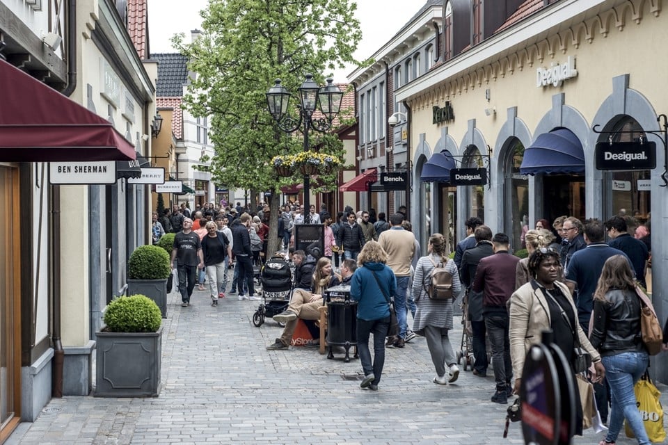 moord Convergeren Jet Outlet Roermond onder vuur: “Koopjes outletcentra te mooi om waar te zijn”  | Het Belang van Limburg Mobile
