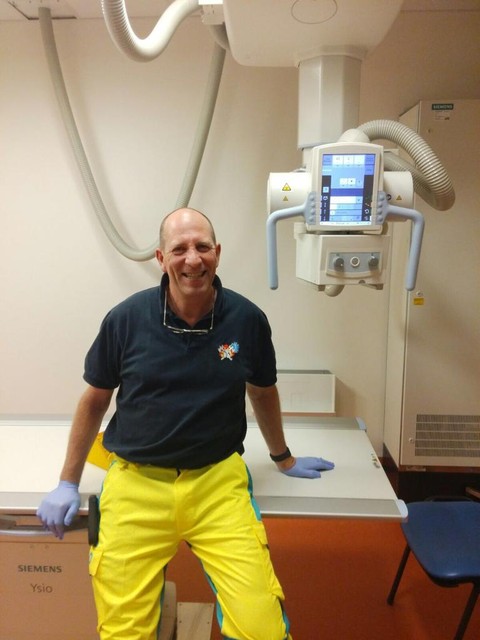 Vrijwilliger Tom Smet (60) gaat maandag als vrijwilliger aan de slag op de spoedafdeling van het Hasseltse Jessa Ziekenhuis 