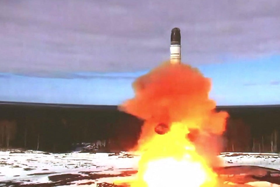 In april verspreidde Rusland dit beeld van een proef met een raket uit z’n (kernwapen)arsenaal. 