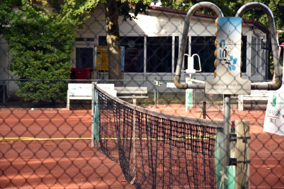 Voor het huidige beleid is een verhuis van de tennisclub naar een bouwzone uit den boze. 