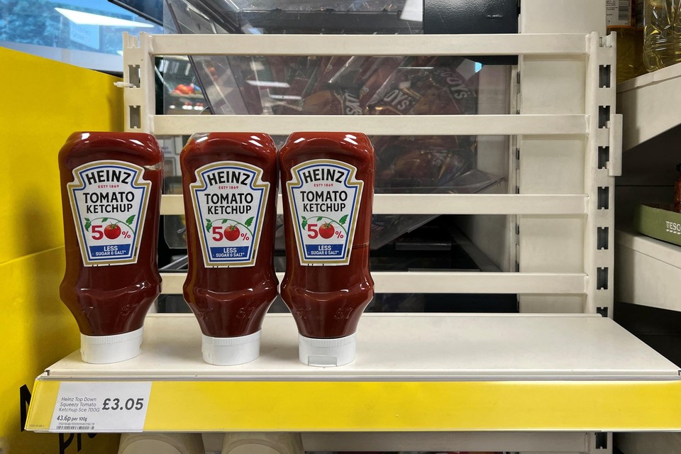De Britse Tesco-supermarkten verkopen geen Heinz-producten meer wegens een “niet te rechtvaardigen” prijsstijging. 