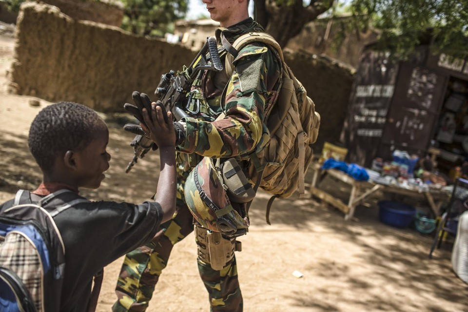 België heeft vandaag al een honderdtal militairen in Mali. Of die aanwezigheid ook wordt afgebouwd, is nog niet duidelijk. 