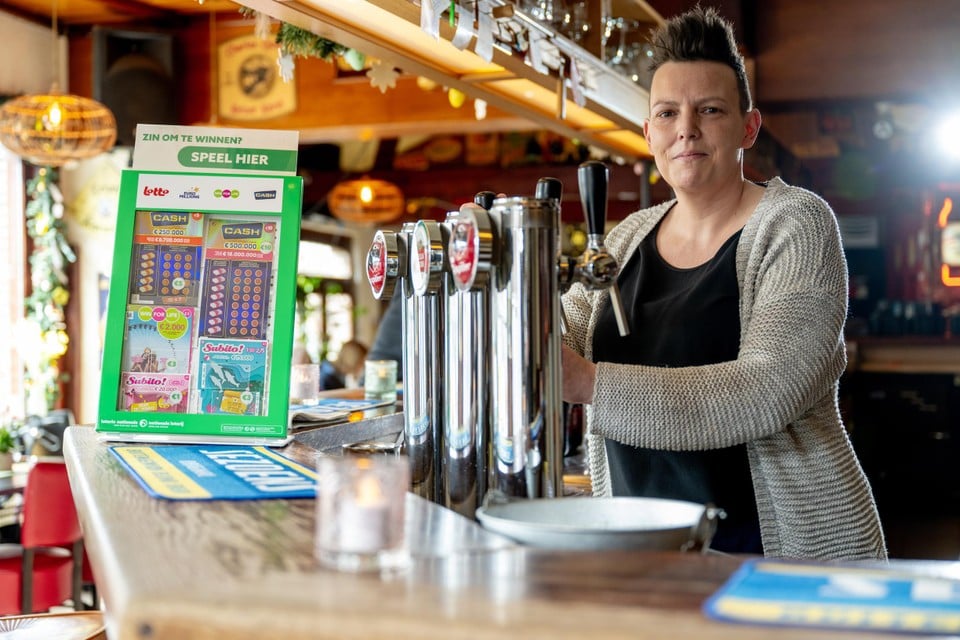 Café ‘T kuipke in Zolder is sinds kort ook verkooppunt van de Nationale Loterij.