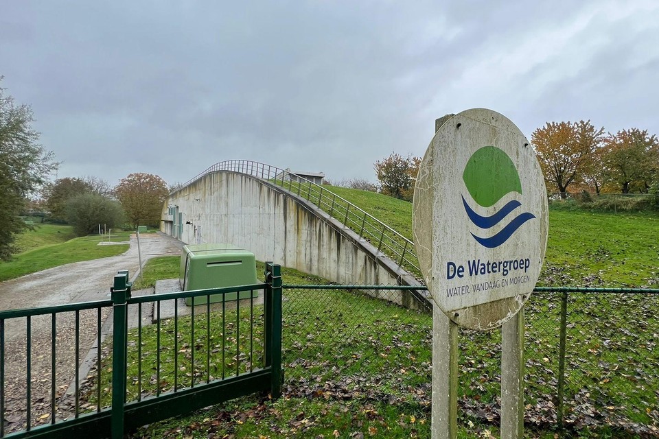 De Watergroep ziet de grondwaterstand in Bovelingen dalen en gaat op zoek naar alternatieve waterwinningen.  