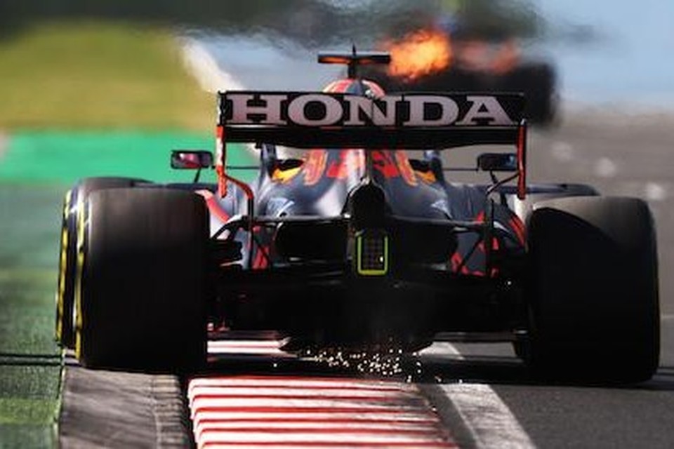 Honda op de achtervleugel van de Red Bull F1-bolide 