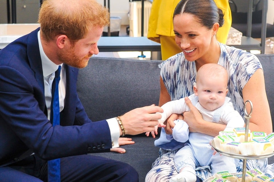 Prins Harry met echtgenote Meghan Markle en zoontje Archie 