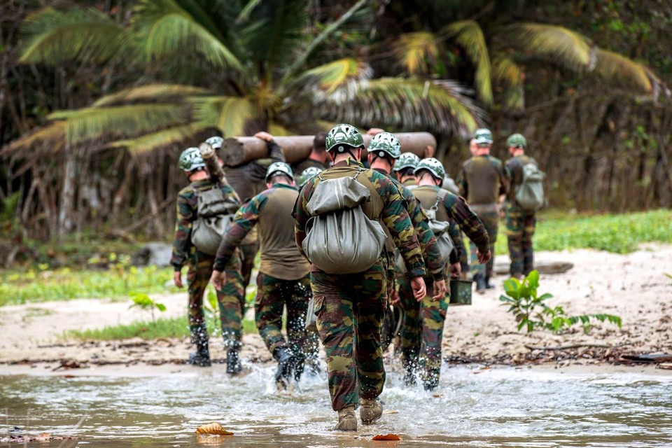Tropical Storm is een oefening in het Afrikaanse Gabon waarbij Belgische militairen zich voorbereiden op inzet in de tropen. Maar nu is er een covid-uitbraak bij de Belgen. 