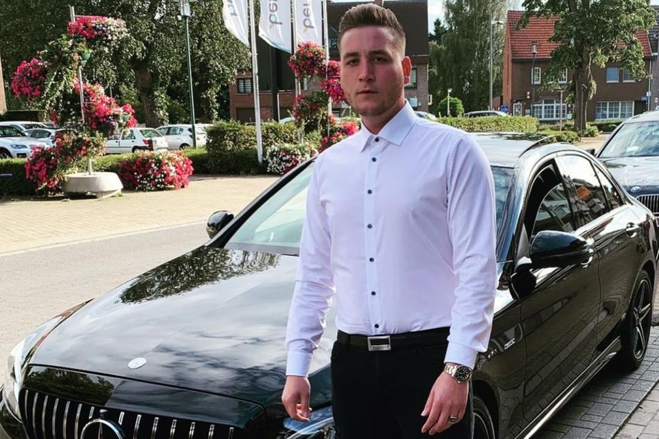 Atakan Keskin (28) uit Paal had zijn Mercedes te koop geplaatst op de website 2dehands.be. 