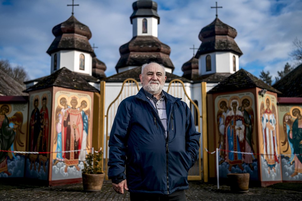 “Poetin durft Oekraïne niet binnenvallen. Hij heeft gegokt en verloren”, zegt Vital Derewianka, pastoor van de Oekraïense orthodoxe kerk in Genk. 