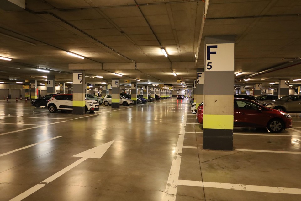 De twee ondergrondse parkeergarages in Maaseik zijn behoorlijk verlieslatend.