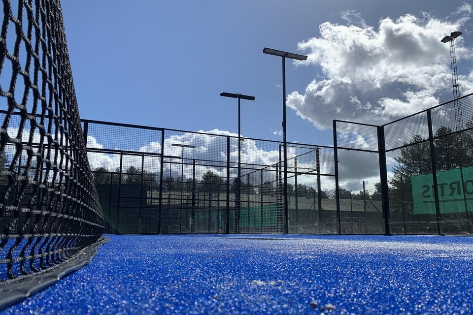 De Lommelse Tennisclub heeft zaterdag haar nieuwe padelterreinen officieel in gebruik genomen. 