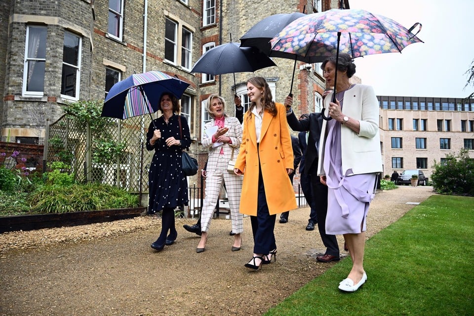 Vicekanselier Louise Richardson, prinses Astrid, kroonprinses Elisabeth en professor Sarah Springman. 