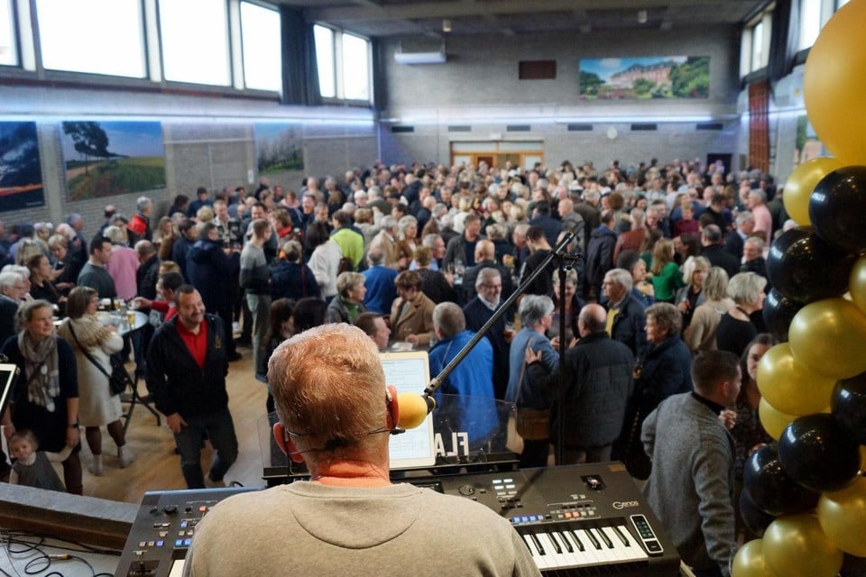 Zondag nodigt het gemeentebestuur opnieuw alle inwoners uit om samen in De Bammerd te klinken op 2024.