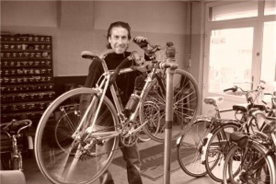 Hardheid inflatie Snor Paul Martens, dorpsvriend op de fiets (Hasselt) | Het Belang van Limburg  Mobile