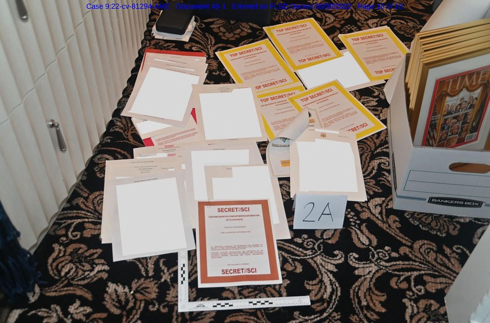 Documenten die in Mar-a-Lago in beslag werden genomen.