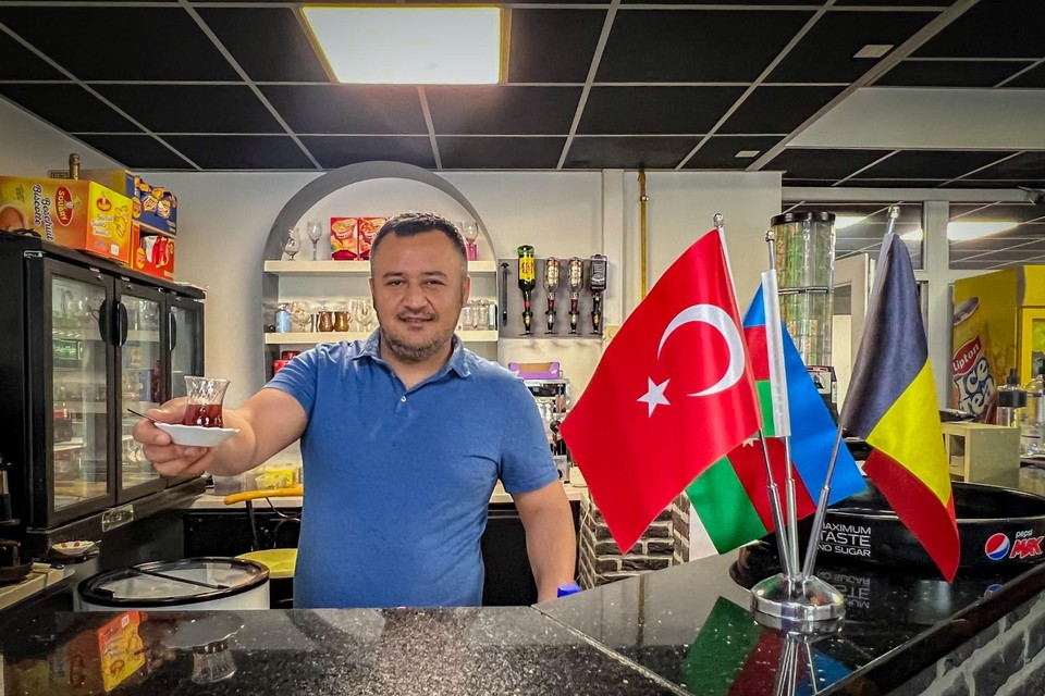 Özkan Yildirum, uitbater van café Istanboel in de Stationsstraat, is duidelijk: “De daders moeten worden bestraft, van een omerta is geen sprake.”  