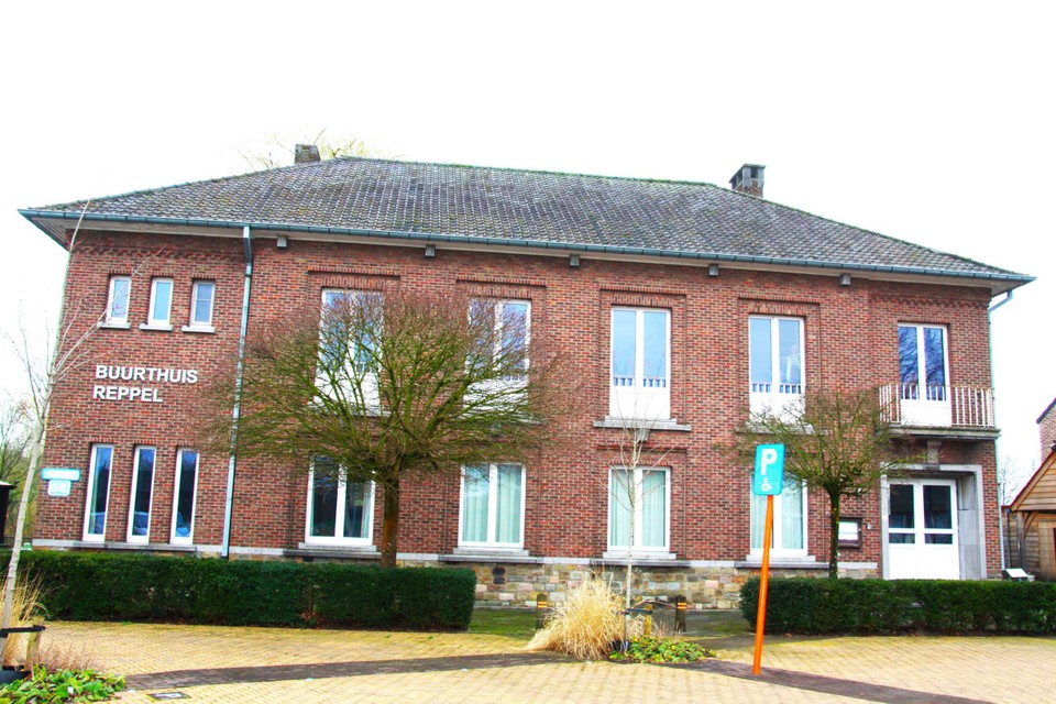 De site van het oude gemeentehuis en buurthuis in Reppel krijgt een woonfunctie.