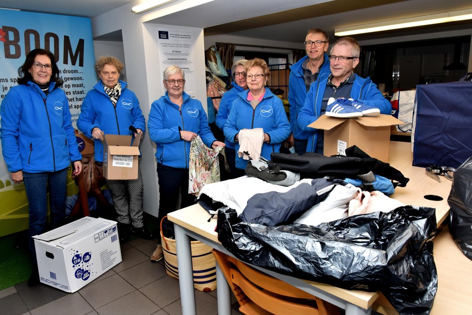 Vincentius Limburg werkt met zowat 1.100 vrijwilligers. Donderdag zamelden de vrijwilligers in Kuringen (foto) spullen in. 