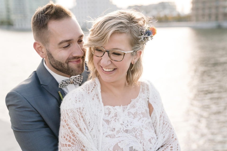 Victor en Line op hun trouwdag in 2019. Geen liefde op het eerste gezicht, wel een belangrijke goede eerste klik. 