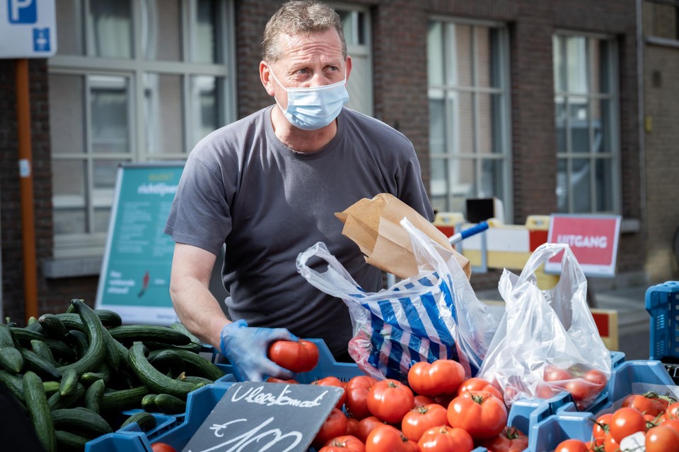 Na Beringen verplicht nu ook Houthalen-Helchteren mondmaskers voor bezoekers van de wekelijkse markt. 