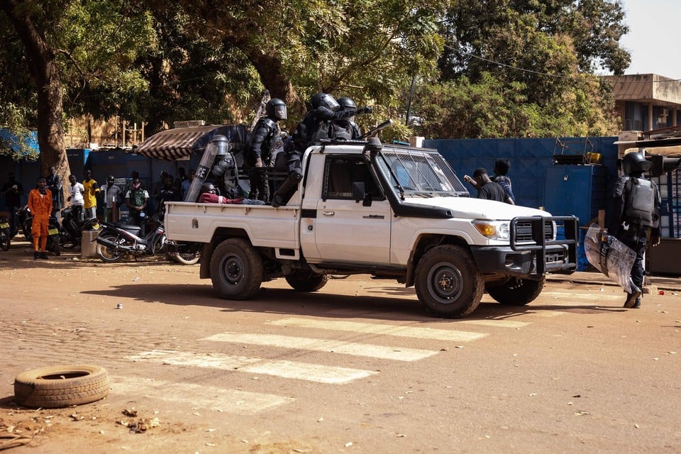 Veiligheidstroepen patrouilleren in Ouagadougou, de hoofdstad van Burkina Faso 