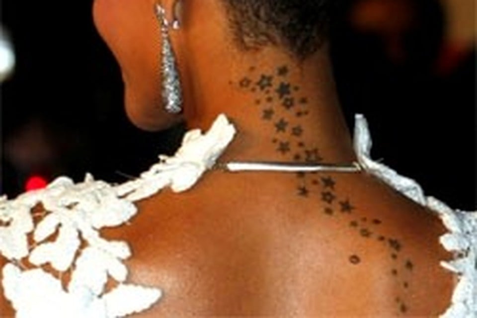 Potentieel dwaas niet verwant Rihanna kiest net als Kimberley voor sterretjes-tattoo | Het Belang van  Limburg Mobile