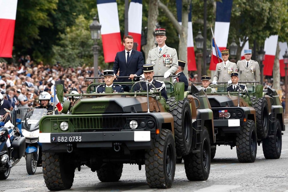 Archiefbeeld: Emmanuel Macron op de Franse nationale feestdag. 