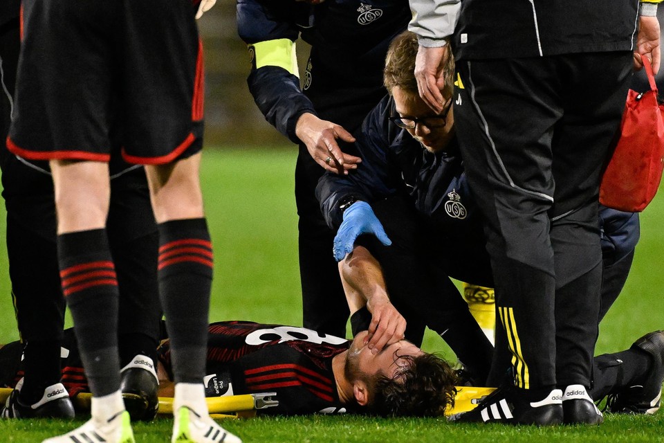 Zinho Vanheusden moest op bezoek bij Union met helse rugpijnen van het veld gedragen worden.