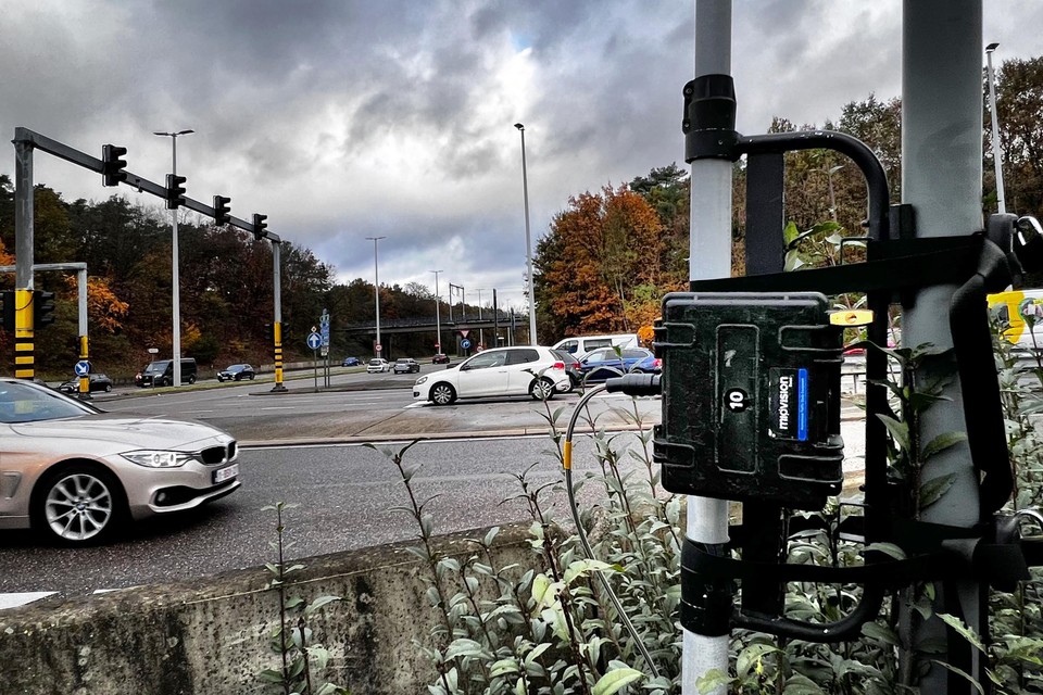 Niet alleen de antennes op de Europalaan, ook verkeerstellers op de Weg naar As in Genk moeten de verkeersstromen in kaart brengen.
