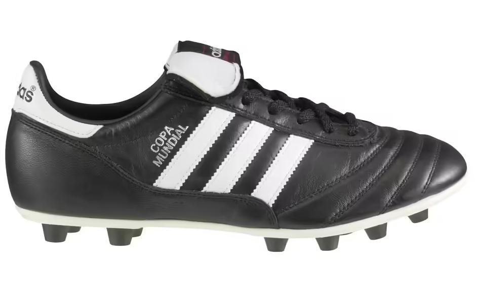 De Copa mondial-schoen van Adidas, onder meer verkrijgbaar bij Decathlon. 