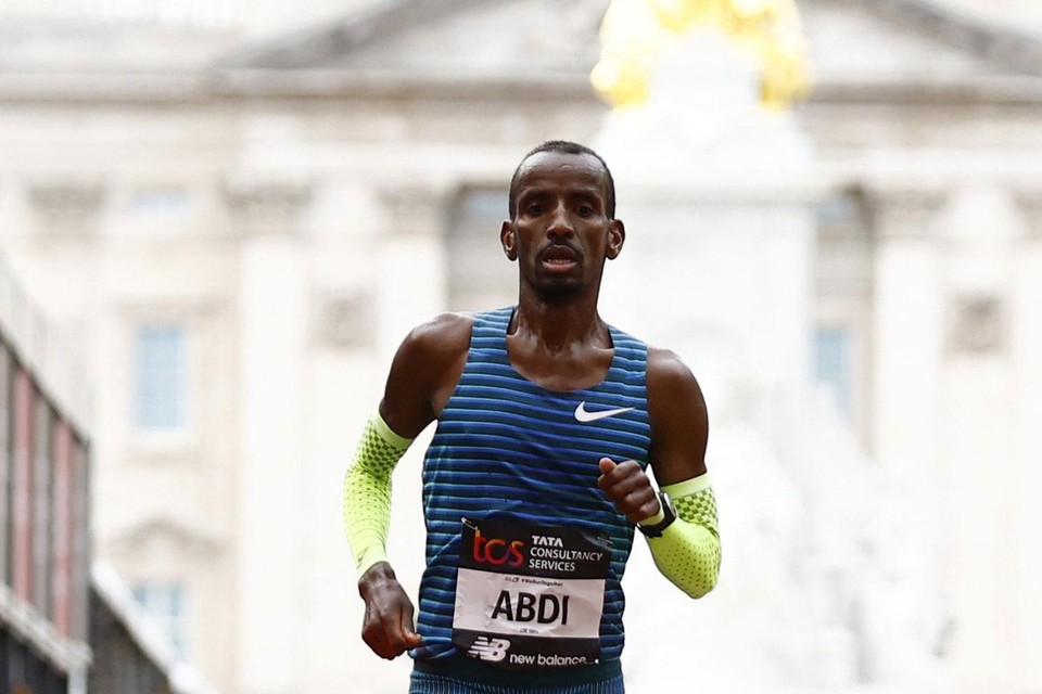 Bashir Abdi stond dit jaar onder meer op het podium op de prestigieuze marathon van Londen. Vaak moet hij opboksen tegen Keniase lopers, een land dat onder dopingvuur ligt.  
