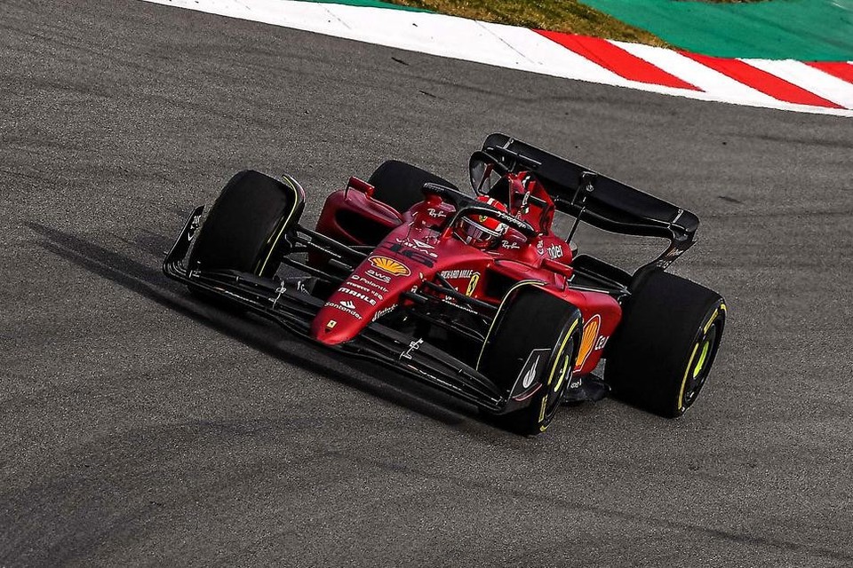 Charles Leclerc in de Ferrari F1-bolide 