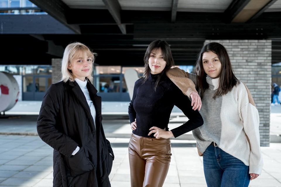 ASO-studenten Giada Zajc, Sophia-Anna Chardavoine en Berfin Tiftik. 