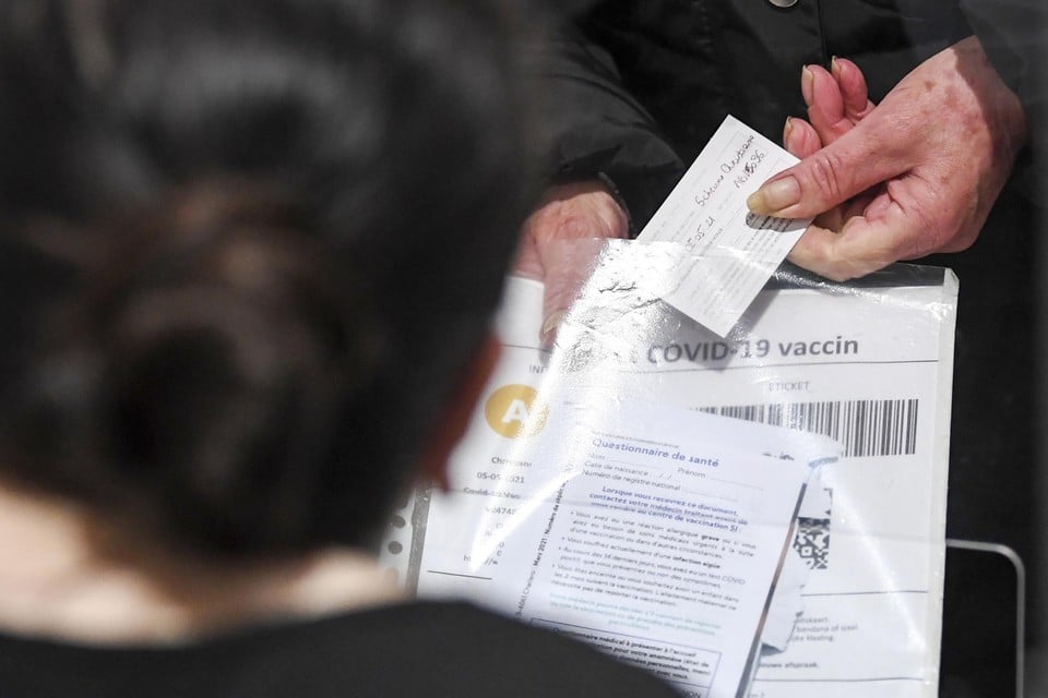 Meer dan 70.000 Vlamingen daagden wel op voor hun eerste prik, maar ‘misten’ hun tweede afspraak voor vaccinatie. 
