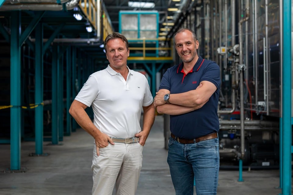 Carl Bruynseels (links) en Dirk Broekhoven van Alro Group. “Elektrische mobiliteit zit in de lift.” 